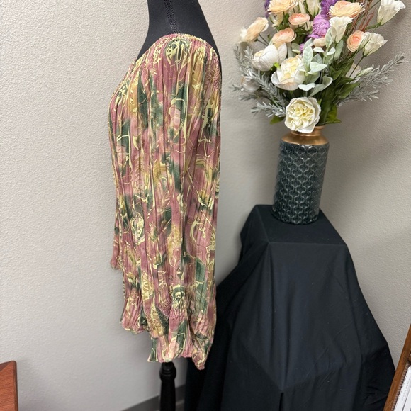 Dress-U-II by Sharon 3X Floral Crinkle Peasant Blouse. Green, Pink. - Picture 2 of 7